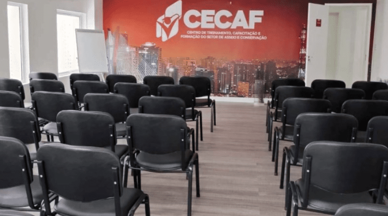 Cecaf completa 1 ano de capacitação para o setor de limpeza profissional